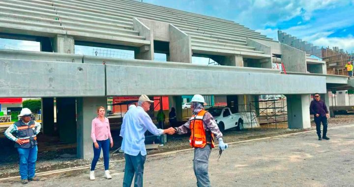 Miguel Ángel Navarro Quintero supervisa avances en la rehabilitación del Centro Cultural, Arte y Deporte “Nicolás Álvarez Ortega”.