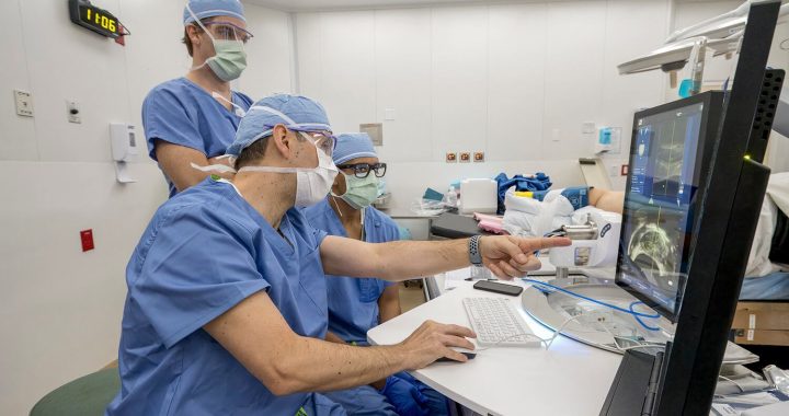 Abultamientos que cambian de tamaño requieren valoraciónmédica; detección oportuna mejora el tratamiento del sarcoma.