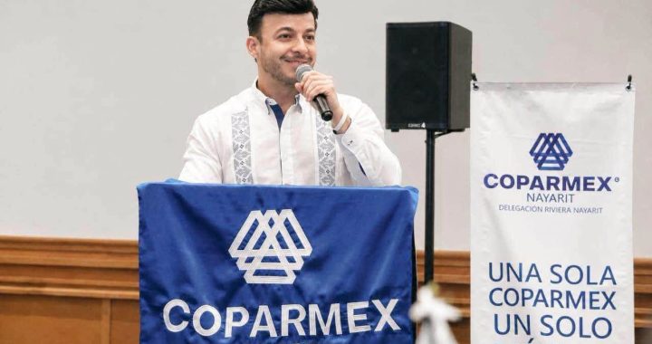 Israel Santillán fortalece la alianza con el sector productivo en encuentro empresarial de COPARMEX.