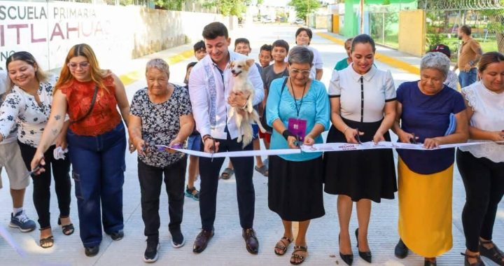 Israel Santillán fortalece el bienestar animal con más adopciones responsables.