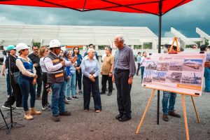Miguel Ángel Navarro y Beatriz Estrada supervisan avances del Centro Cultural, Arte y Deporte “Nicolás Álvarez Ortega”