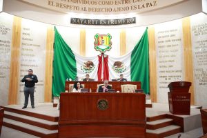 Elige Congreso nueva mesa directiva del primer periodo de sesiones.