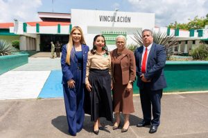 Beatriz Estrada reconoce 25 años de compromiso de la Universidad Tecnológica de Nayarit.