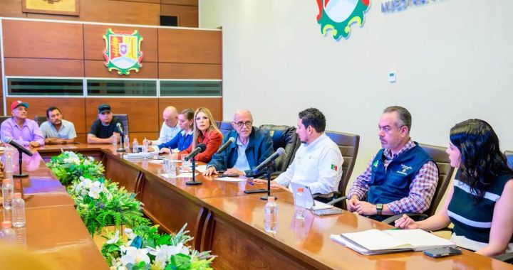 Miguel Ángel Navarro da seguimiento a puesta en marcha del Canal Centenario y su zona de riego.