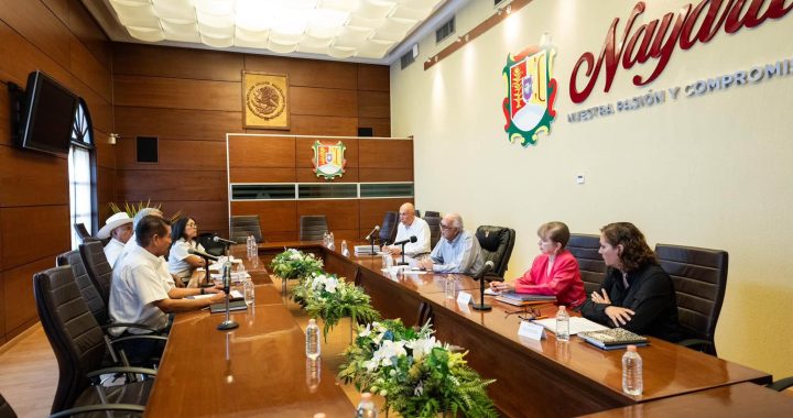 Miguel Ángel Navarro se reúne con productores de la ARIC para preservar su acceso al IMSS.