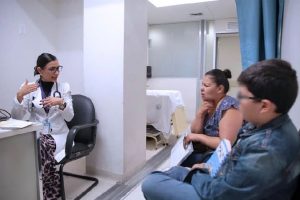 Hospital General del CMN La Raza recibe reconocimiento internacional por liderazgo en atención de personas con hemofilia.