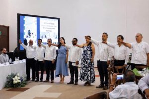 Israel Santillán participa en toma de protesta del VI Consejo Directivo del Colegio de Arquitectos e Ingenieros Civiles.