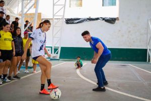 Cascarita Bahía Femenil abre la cancha al talento de las mujeres.