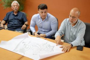 Israel Santillán encabeza mesa de trabajo para atender inundaciones en Avenida México.