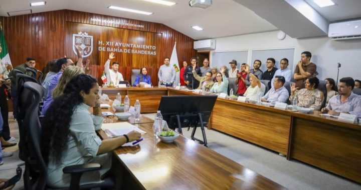 Cabildo de Bahía de Banderas analiza temas de desarrollo urbano, servicios públicos, agua y atención ciudadana.