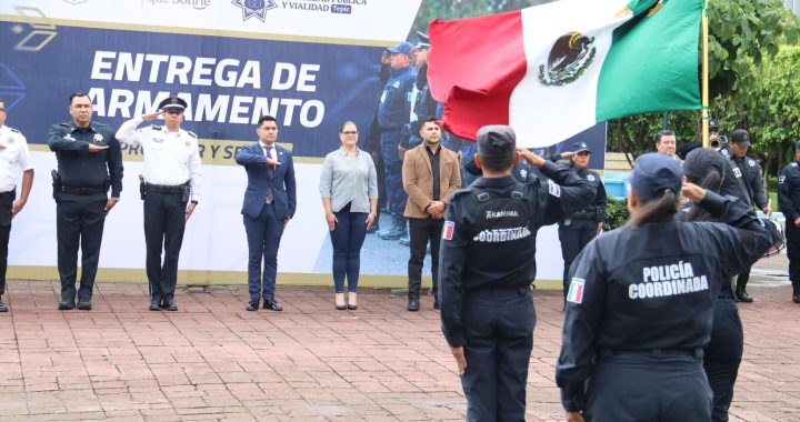 Gobierno de Tepic fortalece a la Policía Municipal con la entrega de armamento.