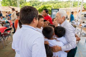 Beatriz Estrada transforma necesidades en oportunidades para familias de Acatán de las Piñas.