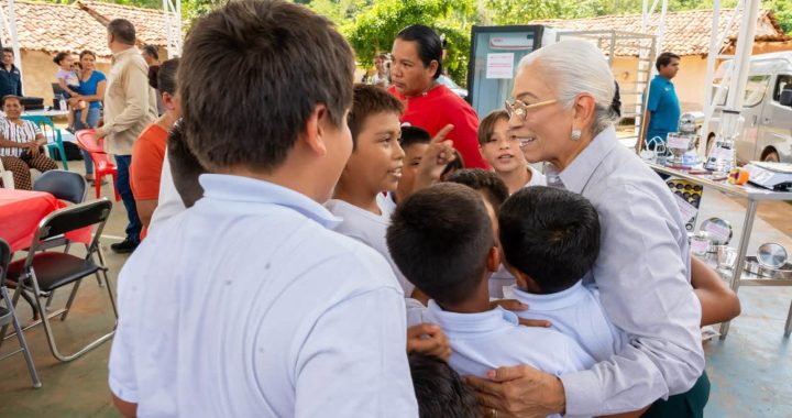 Beatriz Estrada transforma necesidades en oportunidades para familias de Acatán de las Piñas.