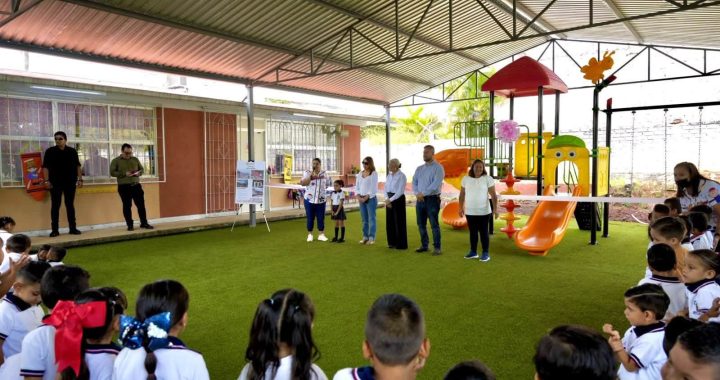 Nuevos espacios para jugar, aprender y crecer en armonía ; Beatriz Estrada Martínez .