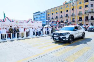 Miguel Ángel Navarro y Beatriz Estrada encabezan conmemoración del 216 aniversario de la Independencia de México.