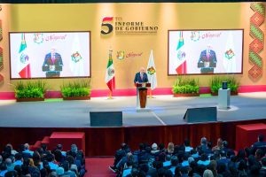 Miguel Ángel Navarro presenta su Quinto Informe de Gobierno ante las y los nayaritas .