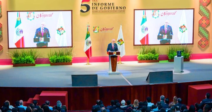 Miguel Ángel Navarro presenta su Quinto Informe de Gobierno ante las y los nayaritas .