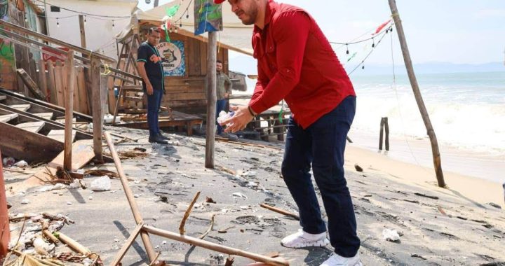 Israel Santillán supervisa en territorio afectaciones por las lluvias presentadas en Bahía de Banderas.