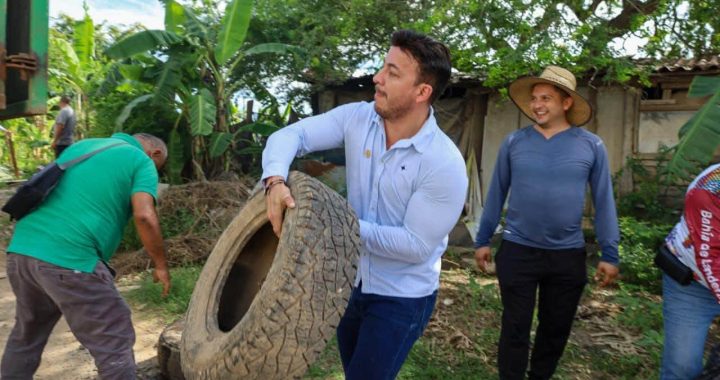 Israel Santillán encabeza Limpiatón en La Misión.