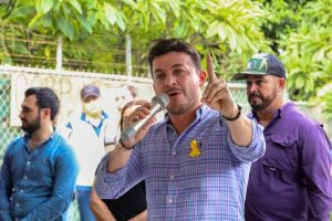 Inaugura Israel Santillán la calle Cleofas Salazar y destaca inversión histórica en obra pública para Bucerías.