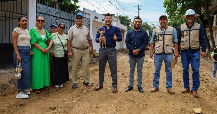 Supervisa Israel Santillán avance de obra en la calle Simeón de Mezcales.