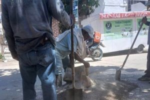 Jesús Mejía continúa atendiendo excavaciones por trabajos de drenaje en Mezcales.