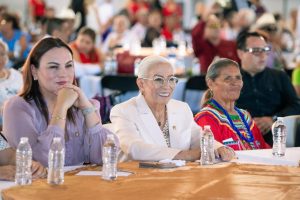 Con cálido festejo, reconoce Beatriz Estrada a las abuelas y los abuelos de Nayarit
