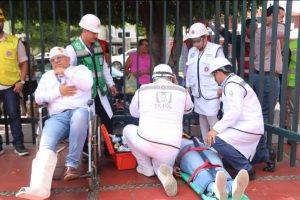 Fortalece IMSS Nayarit capacidad de respuesta con simulacro de sismo .