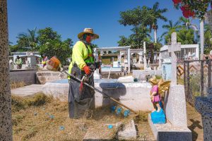 Refuerza Gobierno de Bahía de Banderas limpieza y mantenimiento de Panteones.