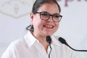Blanca Simancas ;  Tepic cerrará el año con más obras en las colonias .