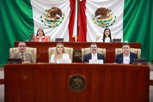 Evalúa Congreso resultados del Quinto Informe de Gobierno .