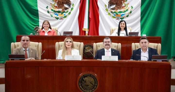 Evalúa Congreso resultados del Quinto Informe de Gobierno .