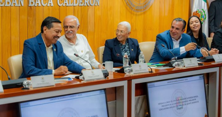 Beatriz Estrada comparte resultados del DIF Nayarit y pide blindar programas sociales, en el análisis del Quinto Informe de Gobierno.