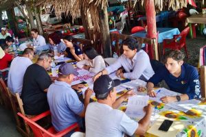 FONAY atiende en territorio a restauranteros afectados por el huracán Rachel.