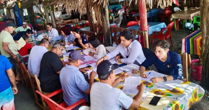FONAY atiende en territorio a restauranteros afectados por el huracán Rachel.