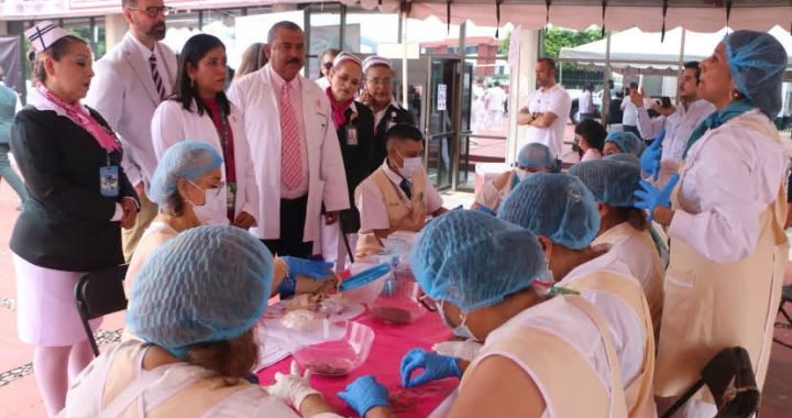 Promueve IMSS Nayarit la prevención y el bienestar con Feria de la Salud del Mes Rosa y Turquesa.