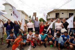 La gente quiere hechos y resultados”; Héctor Santana arranca obra en la calle Amapa .