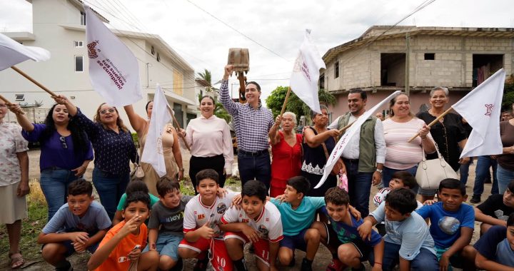 La gente quiere hechos y resultados”; Héctor Santana arranca obra en la calle Amapa .