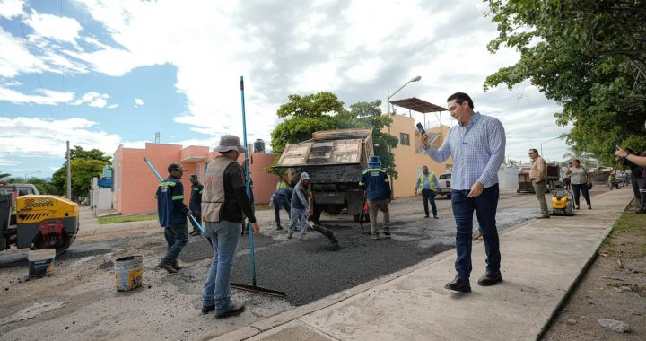 ARRANCA HÉCTOR SANTANA INTENSA CAMPAÑA DE BACHEO EN TODO BAHÍA DE BANDERAS.