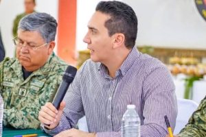 Ante la posible llegada de la tormenta tropical “Simón”; EL PRESIDENTE HÉCTOR SANTANA CONVOCA A SESIÓN EXTRAORDINARIA DEL CONSEJO MUNICIPAL DE PROTECCIÓN CIVL EN BAHÍA DE BANDERAS.